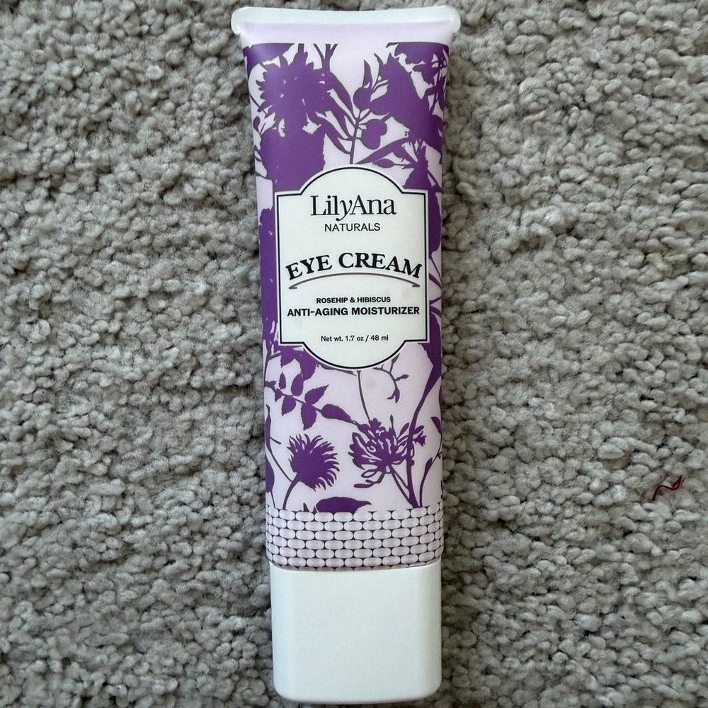 LilyAna Naturals Eye Cream